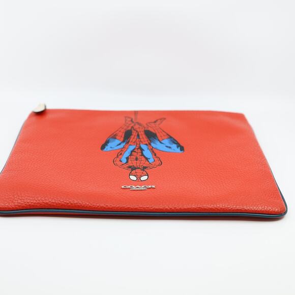 D0 Flawless COACH x MARVEL Larg Pouch SPIDER-MAN Limitted Edition Bag D2080-1826 - Picture 7 of 7
